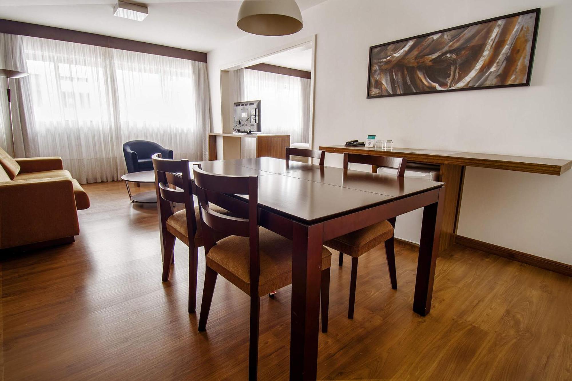 Hotel Deville Curitiba Ngoại thất bức ảnh