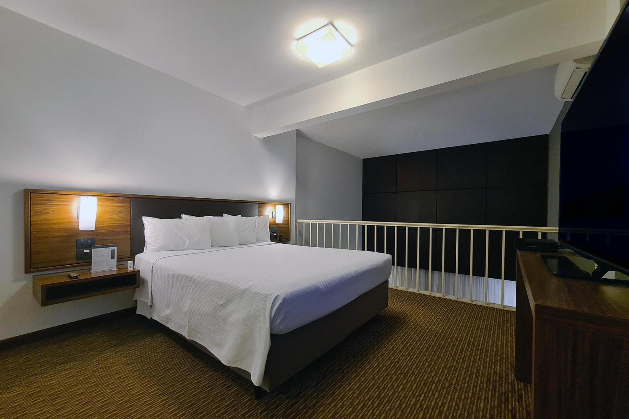 Hotel Deville Curitiba Ngoại thất bức ảnh