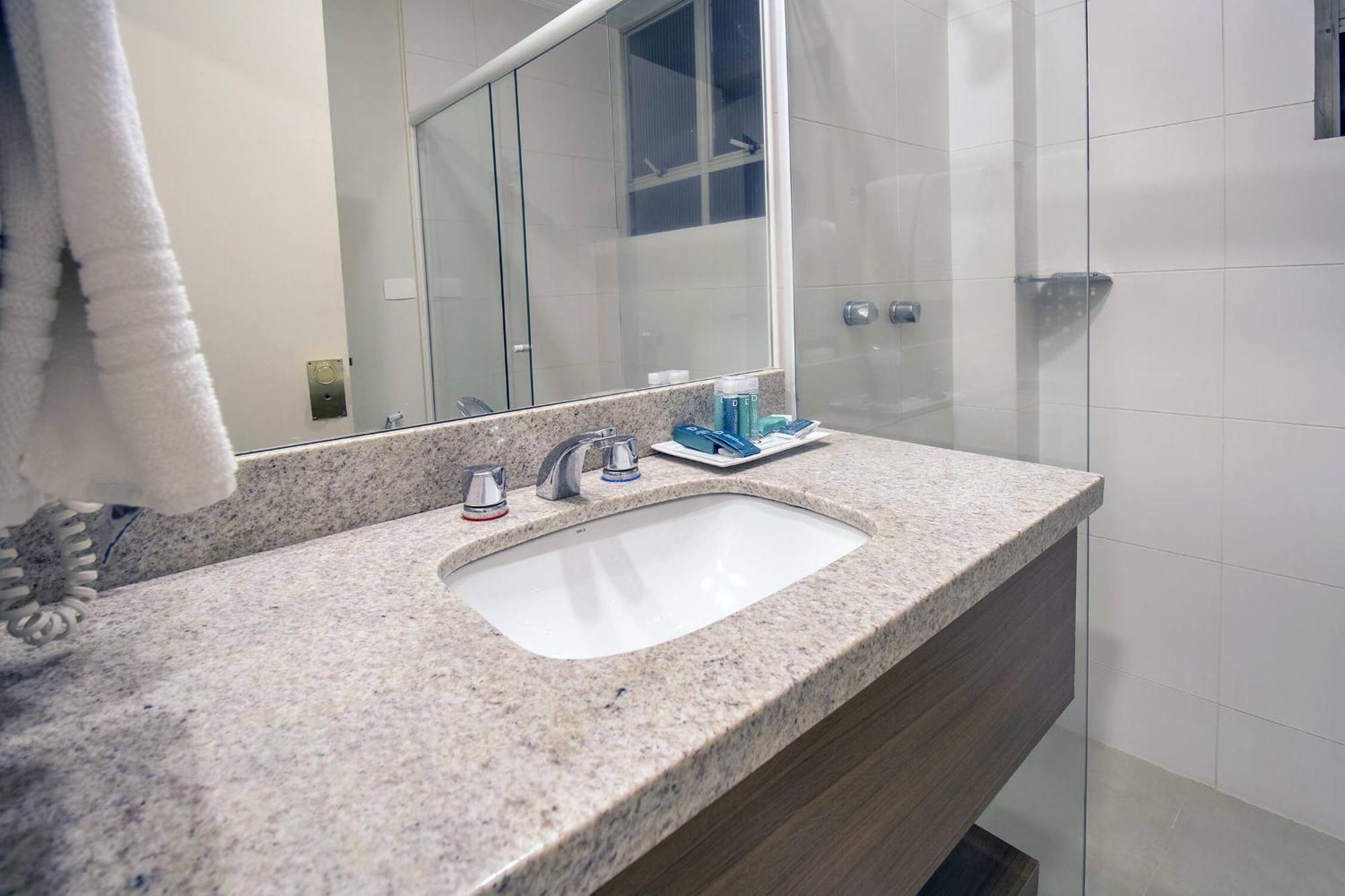 Hotel Deville Curitiba Ngoại thất bức ảnh