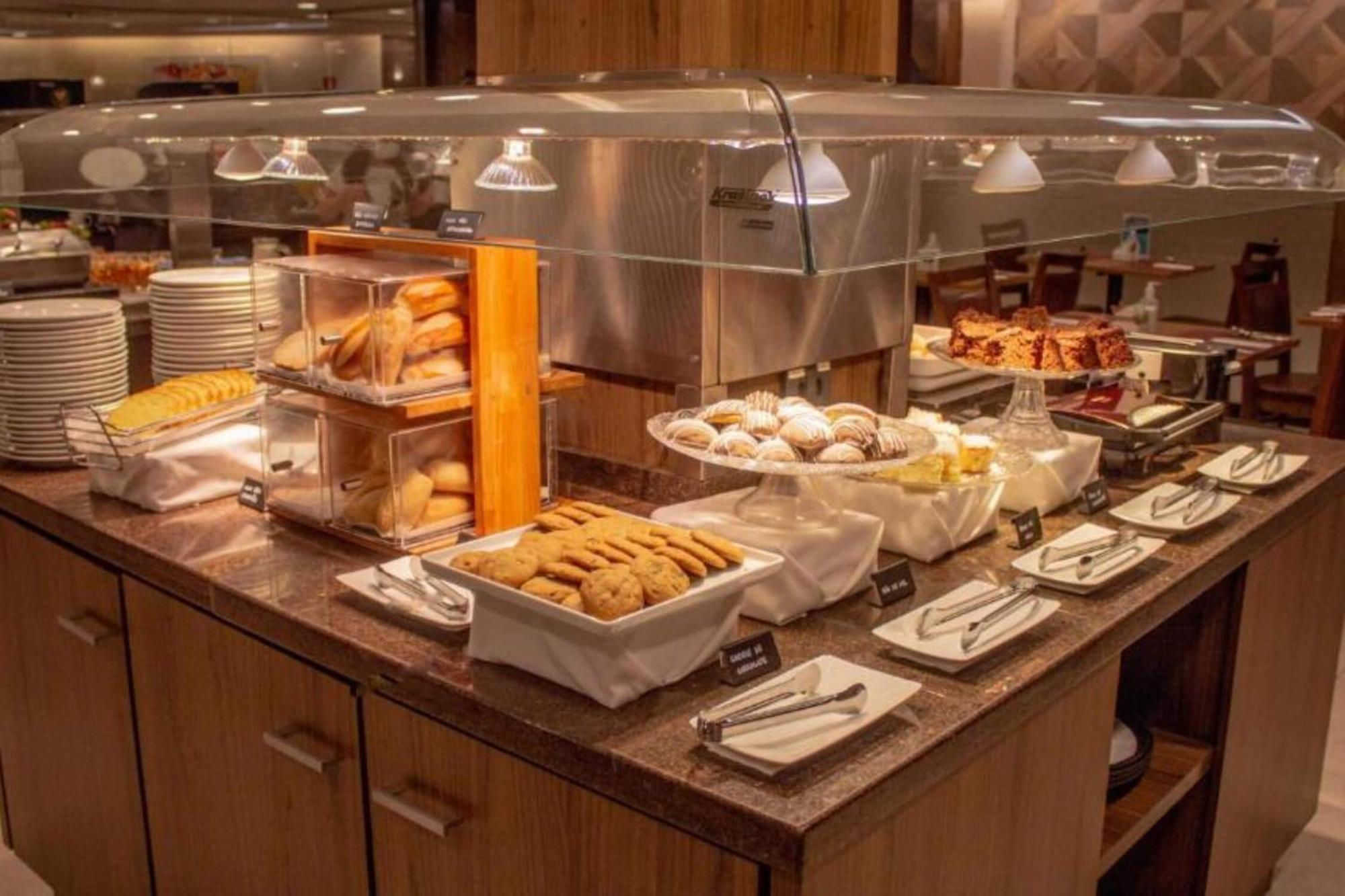 Hotel Deville Curitiba Ngoại thất bức ảnh