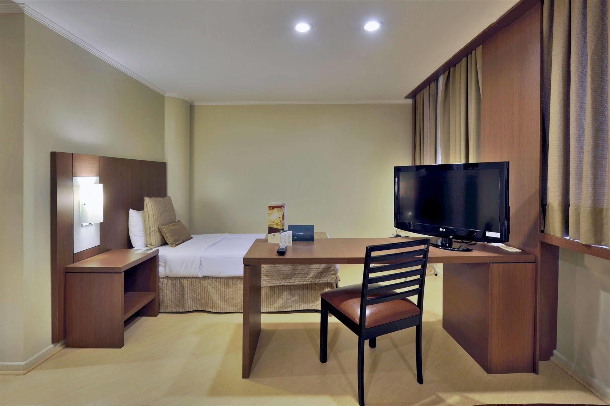 Hotel Deville Curitiba Ngoại thất bức ảnh